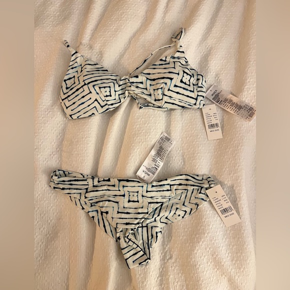 NWT RVCA Bathing suit - Picture 1 of 1